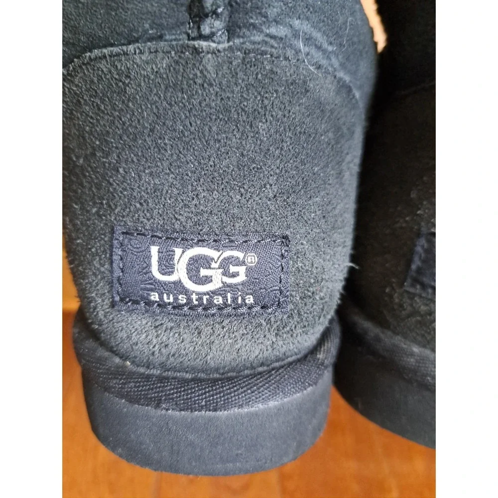 UGG Women's Black Suede Leather Shearing Lining Mid-calf Boots 9.5-10 Buttons